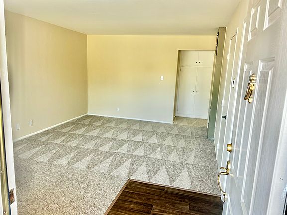 3rd image of 22 Coleman Pl #19