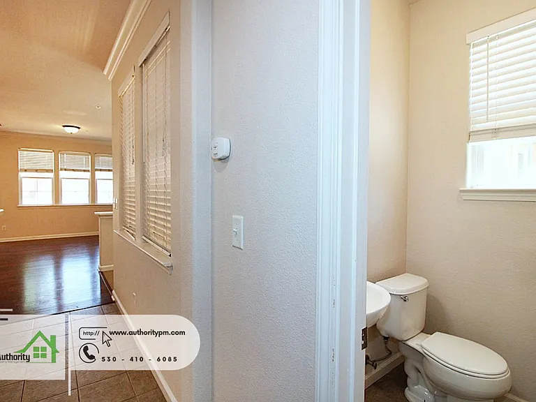 2109 Vienna Way — Photo 9