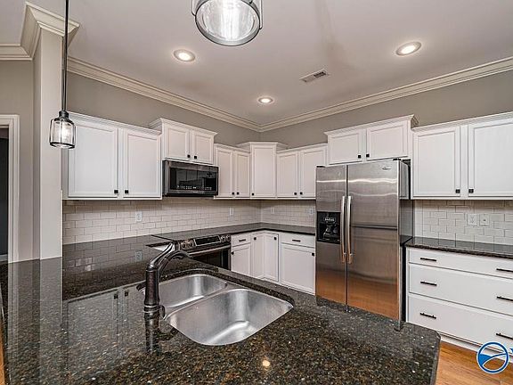 3rd image of 517 W Mossyleaf Dr SW