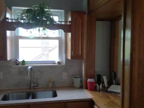 4th image of 2970 Woodrow Ave #2