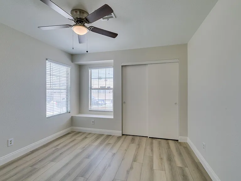 8664 Buttercreek Way — Photo 29