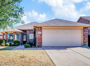 2038 Dripping Springs Dr, Forney, TX 75126