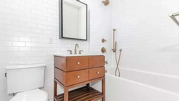 Rented by Nooklyn NYC LLC | media 67