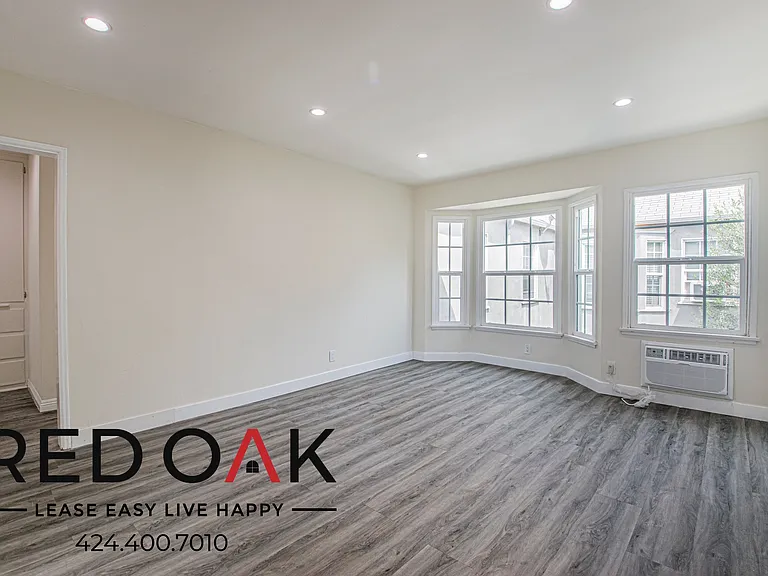 2609 W 48th St #2 — Photo 8