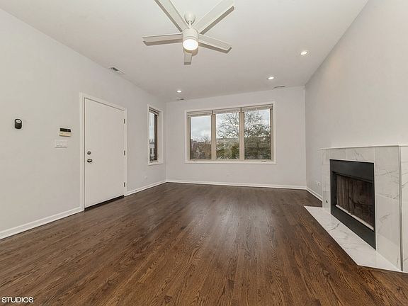 4th image of 1432 N Wood St #2S