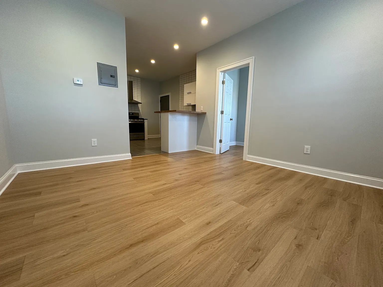 1 bed, 650 sqft, $1,700 — Photo 3