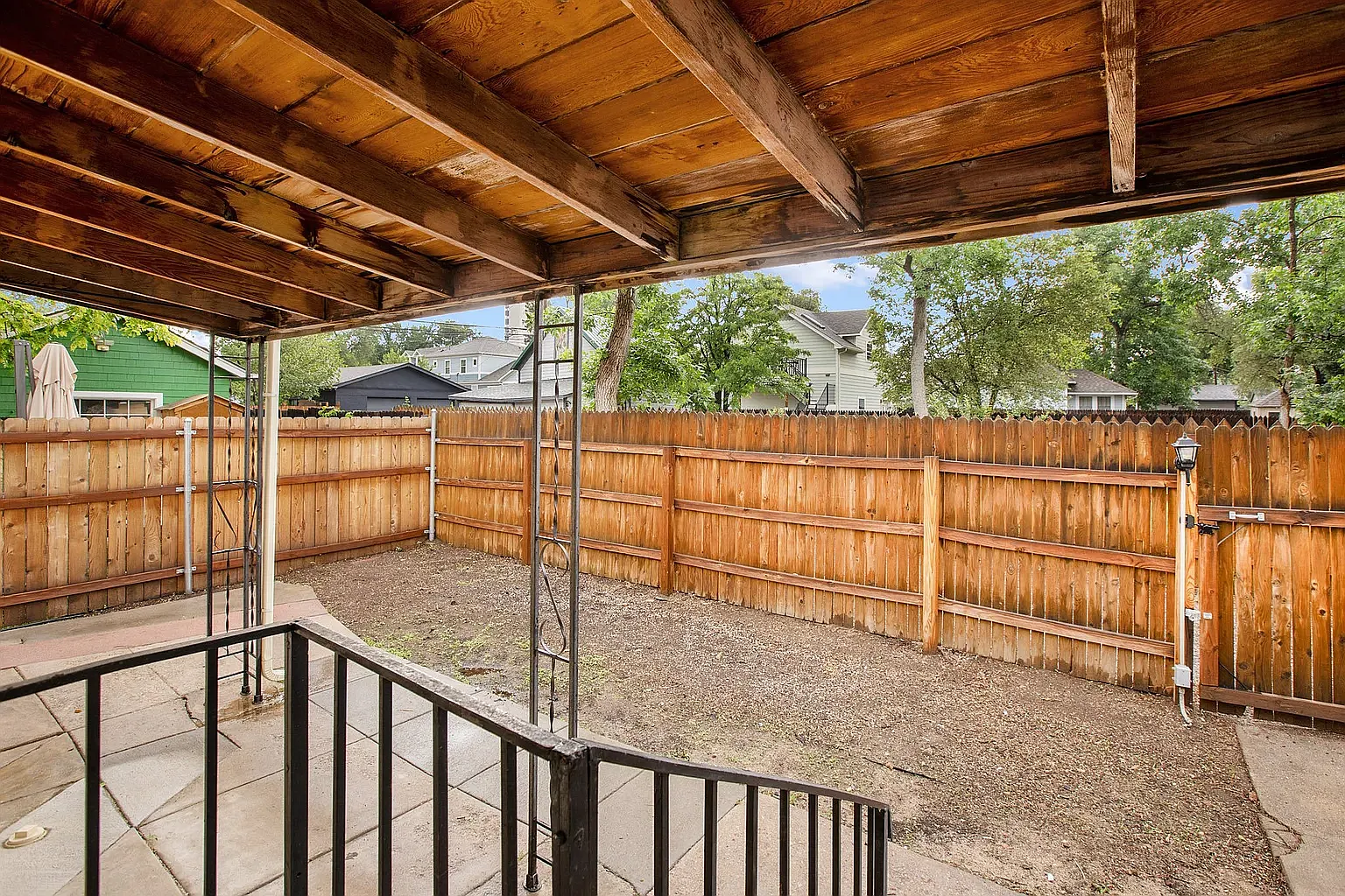 2 bed, 900 sqft, $1,400 — Photo 3