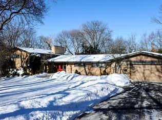 841 Moseley Rd, Highland Park, IL 60035