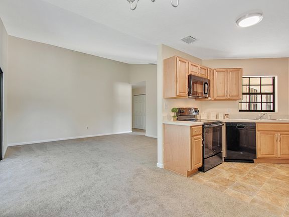 4th image of 100 Coral Reef Ct N