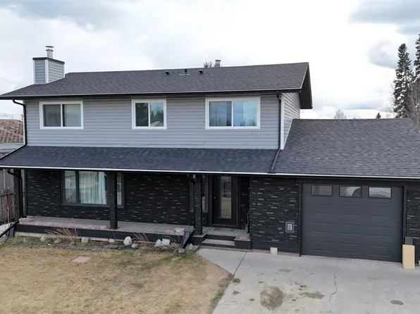 1206 E 50th St, Edson, AB T7E 1G2