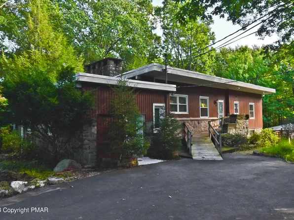 141 Winona Rd, Mount Pocono, PA 18344