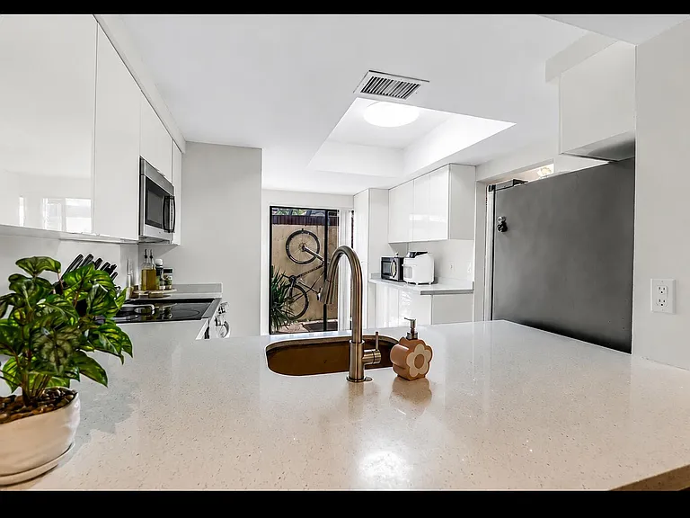 8858 NW 48th St #8858 — Photo 5