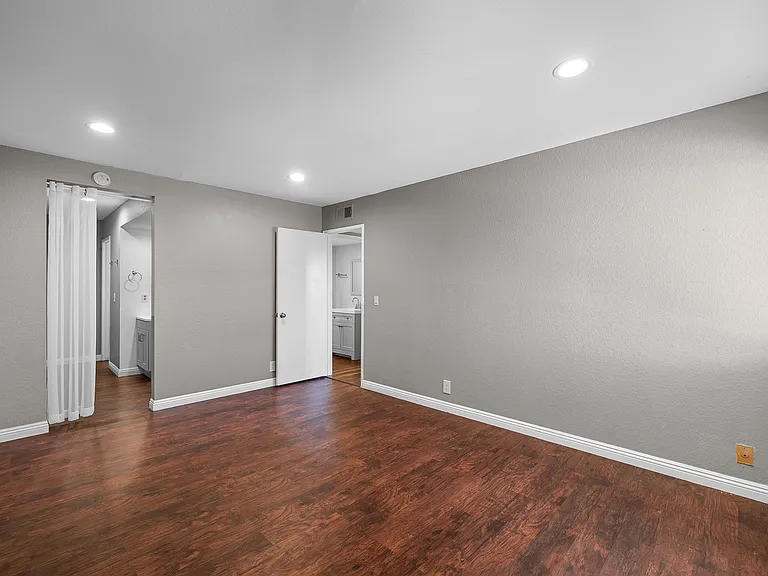 2853 N Palm Ave #2 — Photo 17