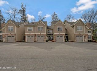 1214 Clymer Ln, Pocono Pines, PA