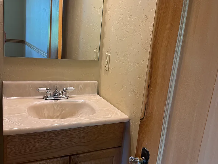 445 E Main St — Photo 6