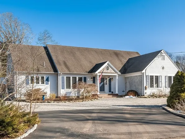 60 Deerfield Rd, Barnstable, MA 02630