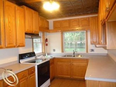 28775 Stuart Ave, Southfield, MI, 48076