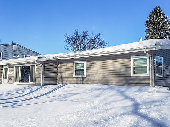 3rd image of 510 Cedar Ln