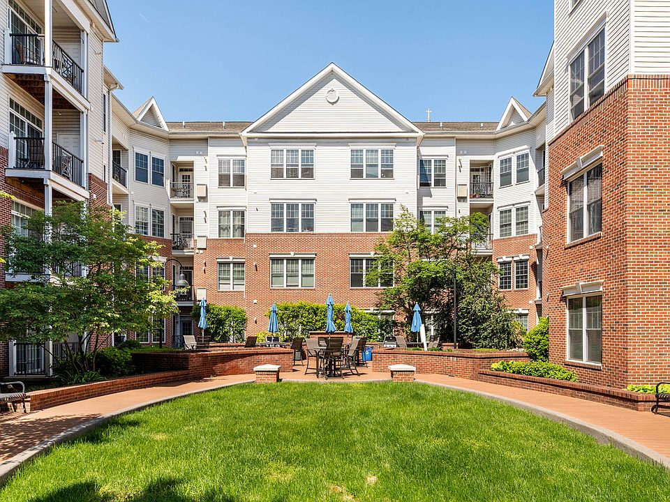 1st image of 200 W Elm St Ste 1231