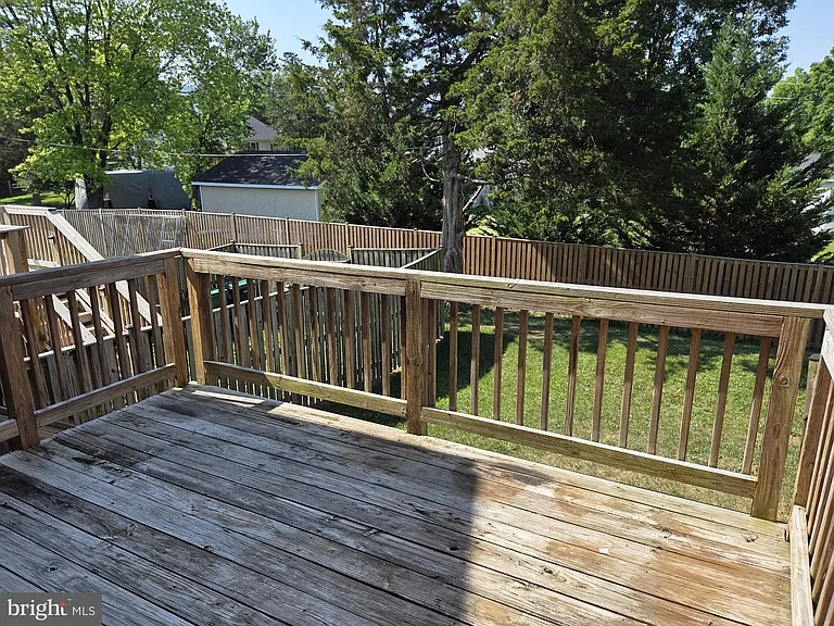 404 Pendleton Ln — Photo 26