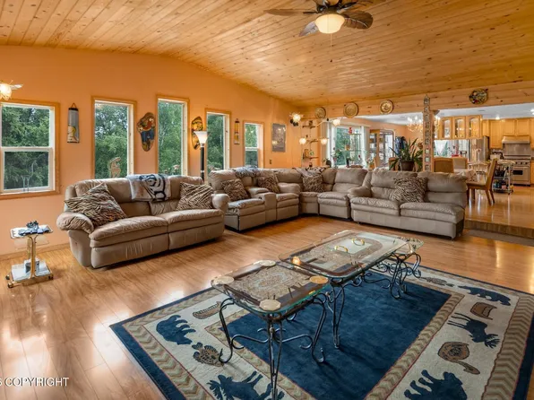 2301 Chandalar Dr, Anchorage, AK 99504