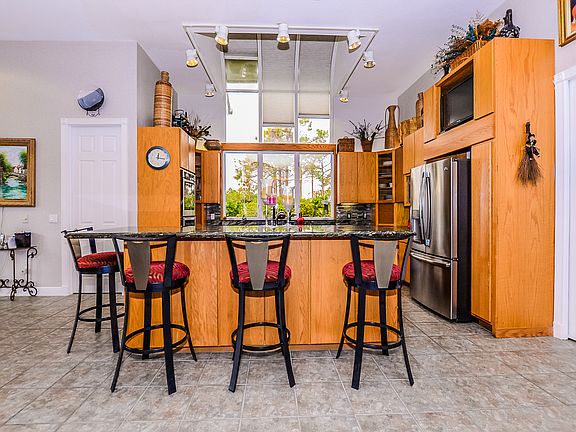 5th image of 7428 Laurels Pl