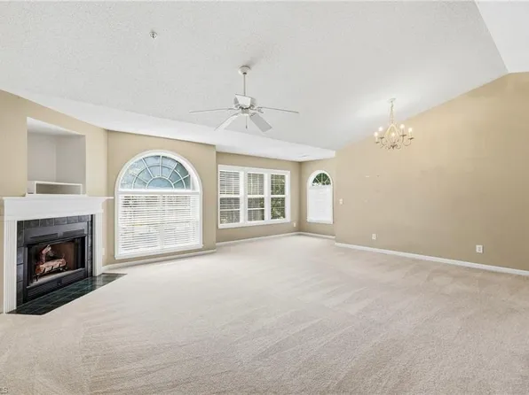 734 Scholastic Ct, Winston Salem, NC 27106