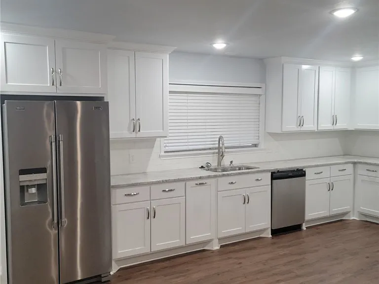1000 Hereford St — Photo 5