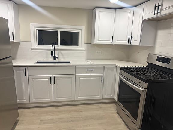 2nd image of 6223 S Mayfield Ave Floor 2