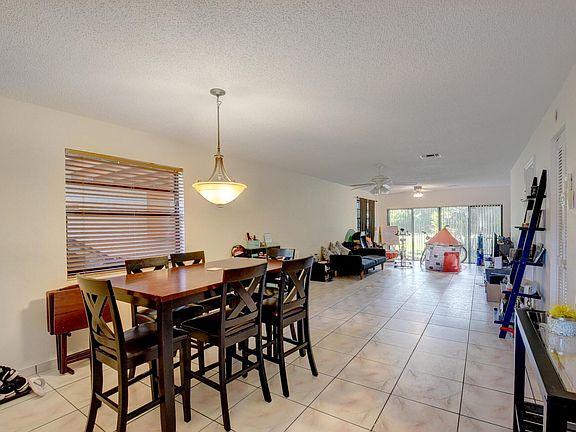 5th image of 502 SE 5th Cir