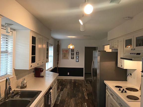 4th image of 2521 Eucalyptus Dr
