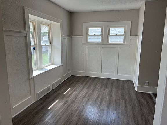 3rd image of 1024 Avon St