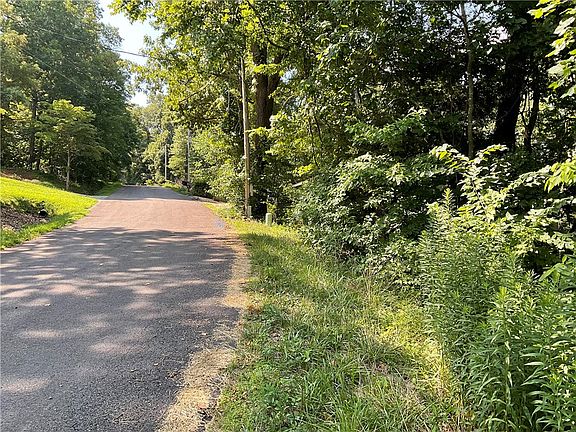 2nd image of Llanon Dr #9