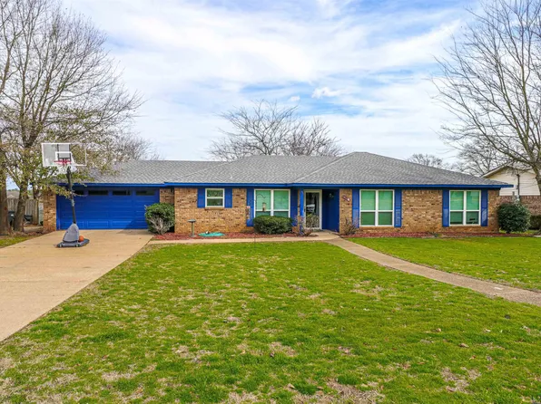 416 Sylvia St, Longview, TX 75604