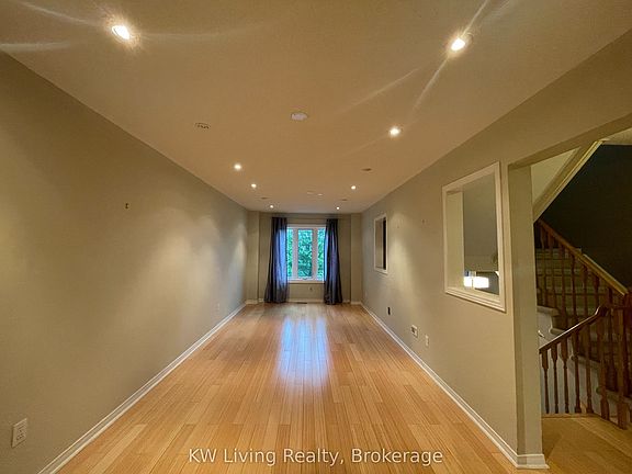 5th image of 60 Coburg Cres