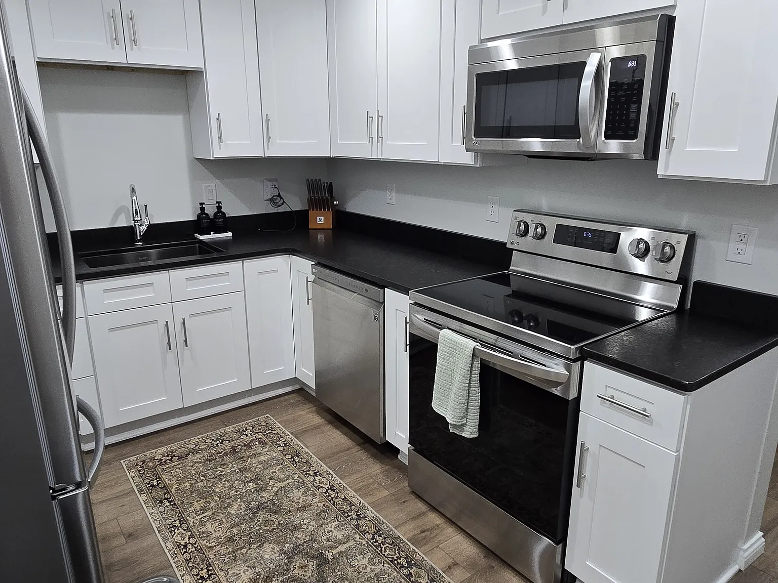 3 bed, 1.5 bath, 1500 sqft, $3,000 — Photo 3