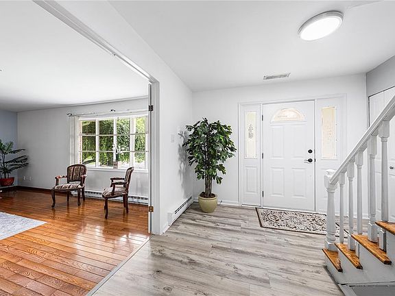 5th image of 1804 Elmhurst Dr