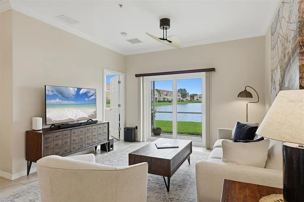 3 bed, 2.0 bath, 1210 sqft, $4,500 — Photo 4