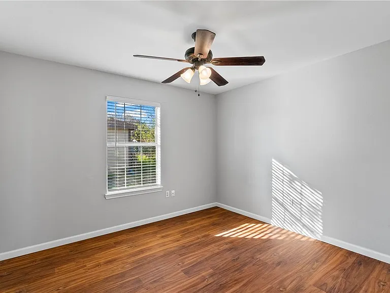 804 Avenue B — Photo 15
