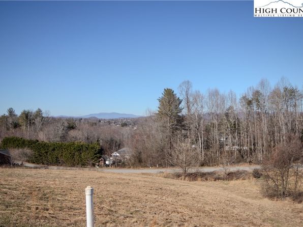 414 SE Whitmore Street, Lenoir, NC 28645