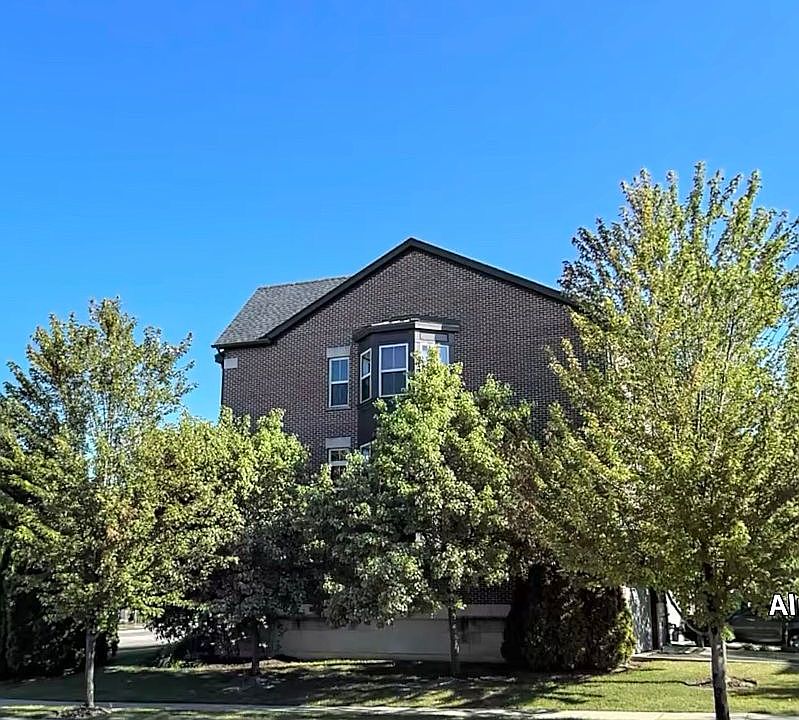 2nd image of 760 N Aspen Dr