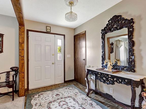 4th image of 2 Pinehurst Ct