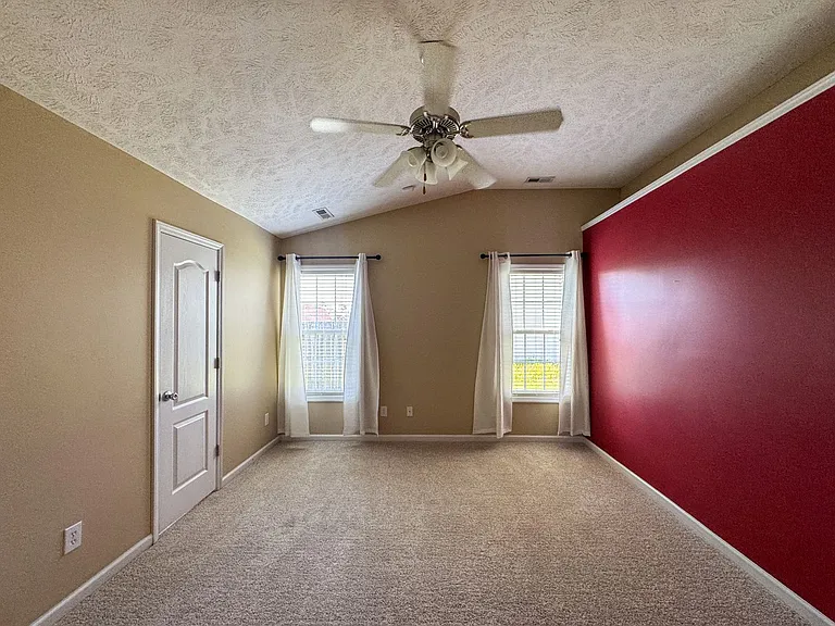 1945 Yellowbrick Rd — Photo 14