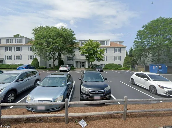 26 Webb Pl #1, Mansfield, MA 02048
