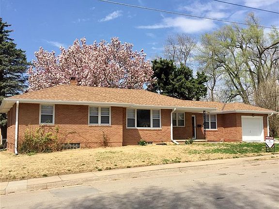 2nd image of 5842 Oak St