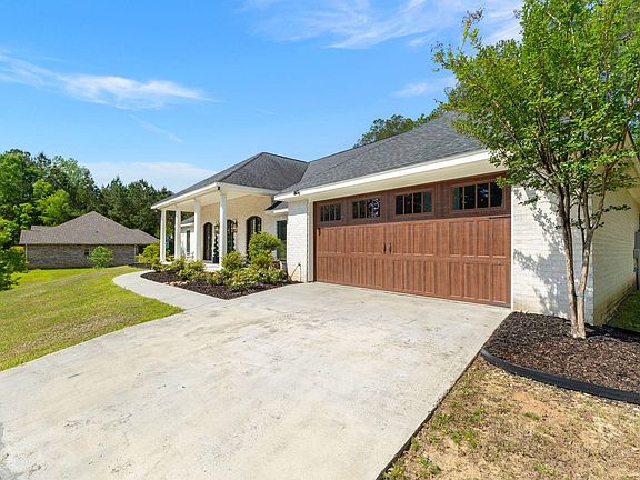 3rd image of 57 Greenleaf Dr