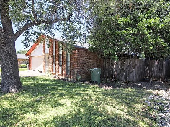 4th image of 2021 Foxcroft Ln