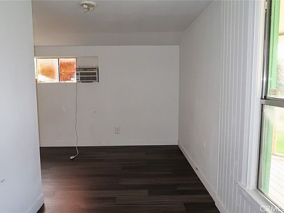 5th image of 806 Walnut St