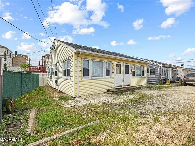 218 Limroth Row #A1 — Photo 5