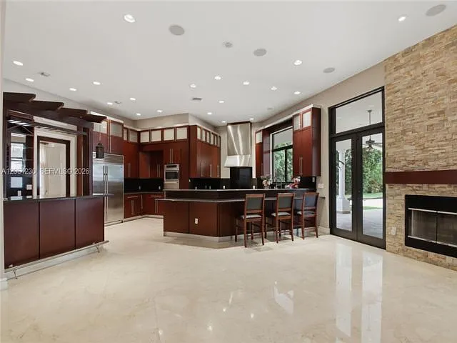 6 bed, 6.0 bath, 4181 sqft, $18,000 — Photo 4